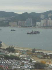 寒冷、多雲