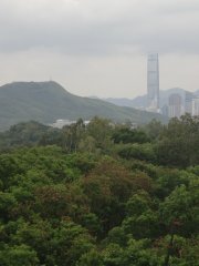 多雲、炎熱