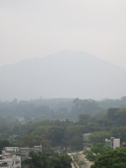 多雲
