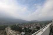間有藍天