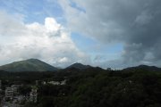 乍晴戶雨