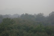 密雲，能見度差