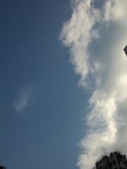 藍天「白」雲分界線