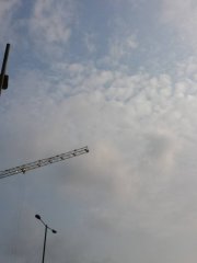 亂入的吊臂