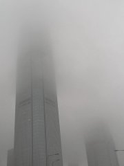 高樓不見頂