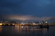 籠罩CBD的雲