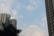 藍天白雲的早晨