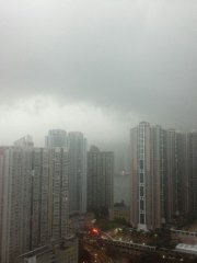 暴雨前來@青衣