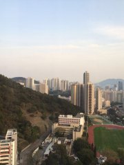 俯瞰山頭下的運動場@宏景花園