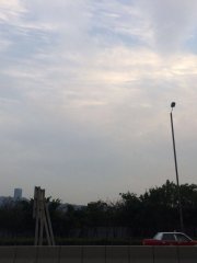 久違柔和的藍天白雲@麗港城