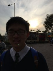 夕陽下的側影很美@英華書院外