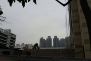 地盤下仰視我的世界@英華書院外