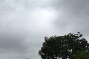 天邊烏雲笑顏逐開@英華書院外