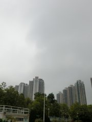 天空分成了兩種顏色