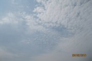 呈C形的雲朵