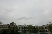略見雲朵的天空