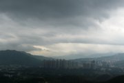 兇默