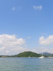 藍天白雲碧海