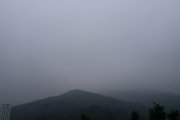 朦朧的山