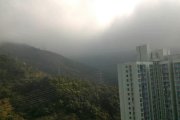 灰云密佈