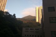 山上的一片浮雲
